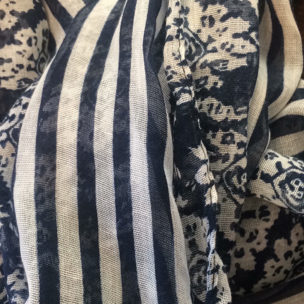 Infinity scarf - Picture 2 of 2